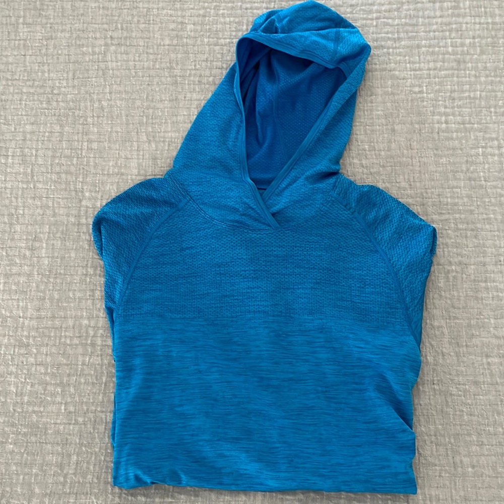 Lululemon swiftly hooded top